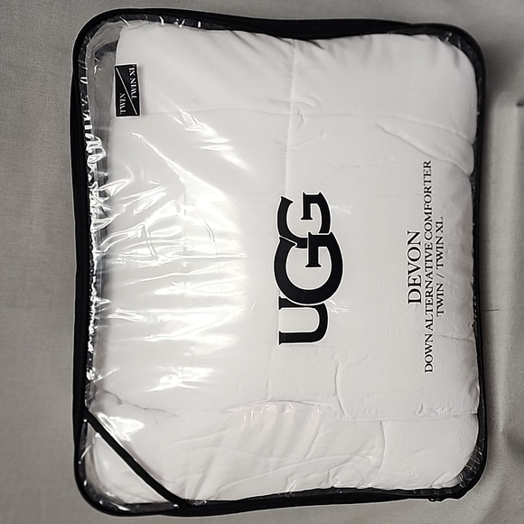 UGG Bedding New Ugg Devon Comforter Twintwin Xl White Poshmark